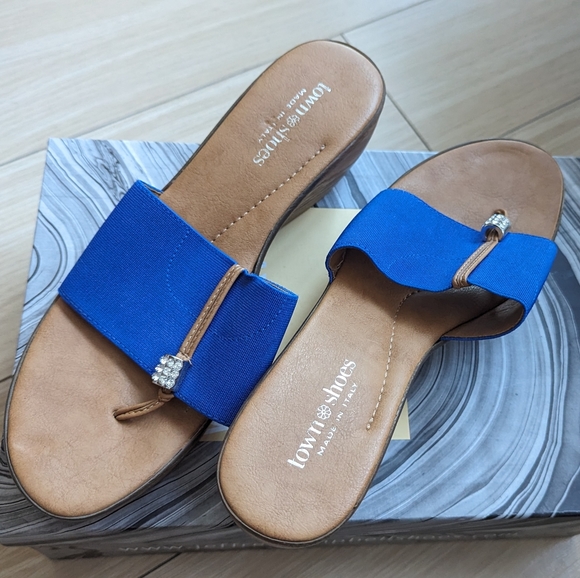 Town Shoes Tropical Platform Sandals - Picture 3 of 3